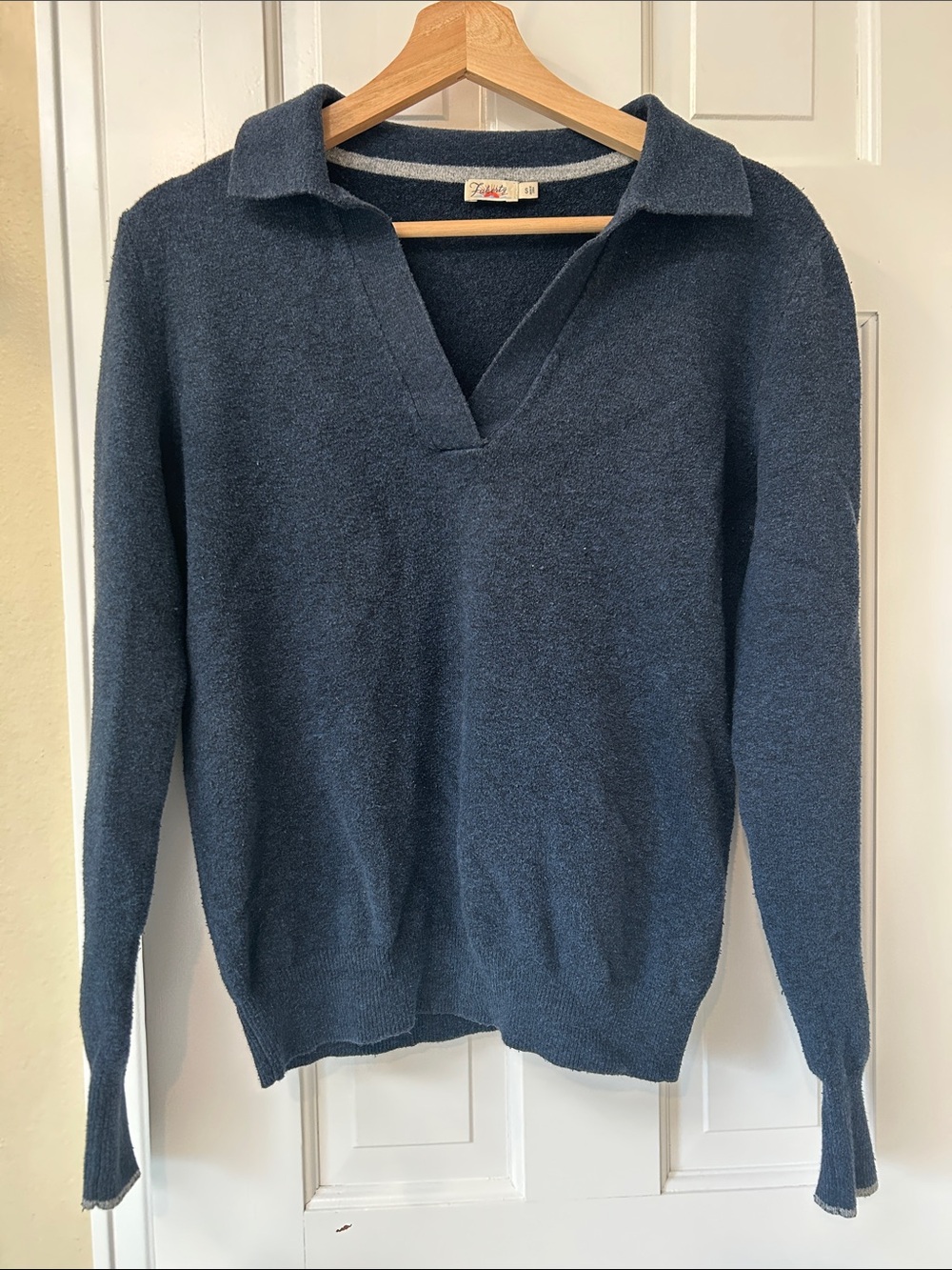 Faherty Sz S Collared Sweater
